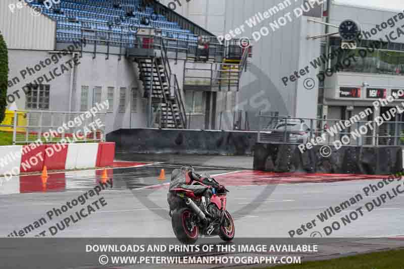 donington no limits trackday;donington park photographs;donington trackday photographs;no limits trackdays;peter wileman photography;trackday digital images;trackday photos